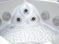 Jacuzzi - afbeelding 7 van  8