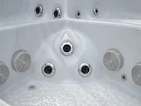Jacuzzi - afbeelding 8 van  8