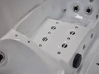 Jacuzzi - afbeelding 2 van  18