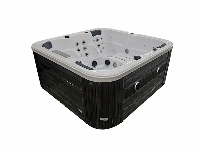 Jacuzzi - afbeelding 1 van  18