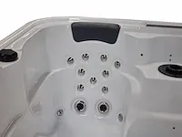 Jacuzzi - afbeelding 13 van  18