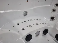 Jacuzzi - afbeelding 16 van  18
