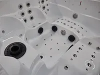 Jacuzzi - afbeelding 17 van  18