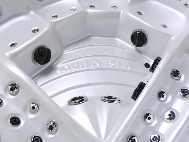 Jacuzzi - afbeelding 4 van  17