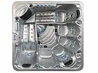 Jacuzzi - afbeelding 10 van  18