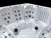 Jacuzzi - afbeelding 16 van  17