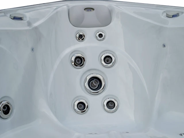 Jacuzzi - afbeelding 2 van  6
