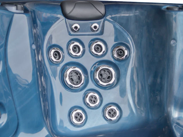 Jacuzzi - afbeelding 5 van  14