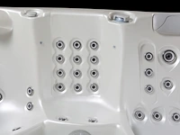 Jacuzzi - afbeelding 9 van  14