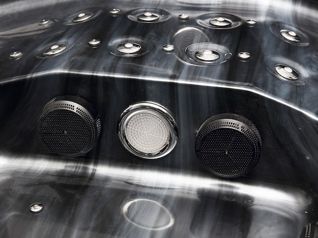 Jacuzzi - afbeelding 7 van  23