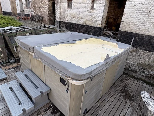 Jacuzzi - afbeelding 3 van  13