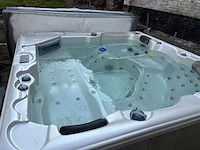 Jacuzzi - afbeelding 6 van  13