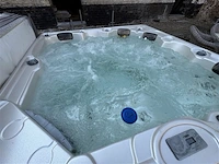 Jacuzzi - afbeelding 11 van  13