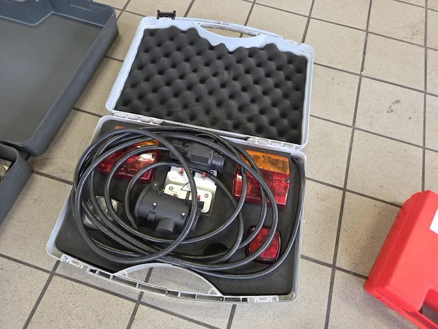 Jaeger trekhaak licht tester - afbeelding 1 van  3