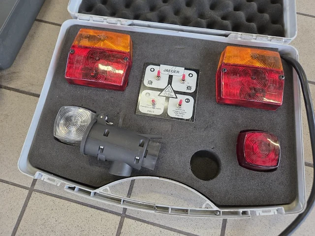 Jaeger trekhaak licht tester - afbeelding 2 van  3