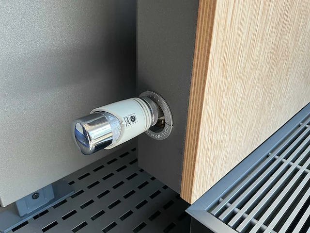 Jaga knock on wood convector - afbeelding 3 van  5