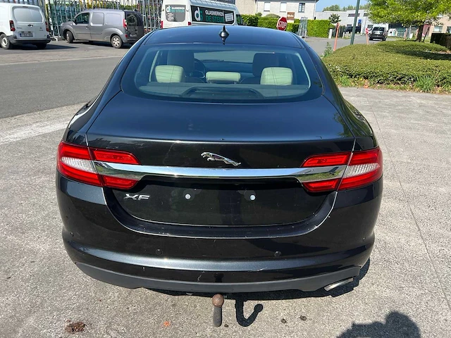 Jaguar - 2013 - xf - personenauto - afbeelding 2 van  34