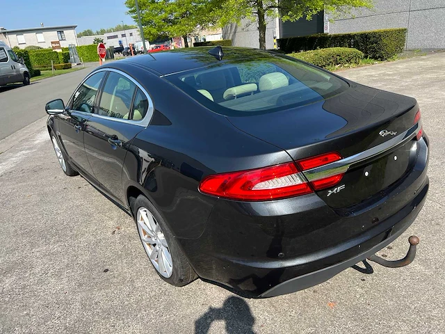 Jaguar - 2013 - xf - personenauto - afbeelding 3 van  34