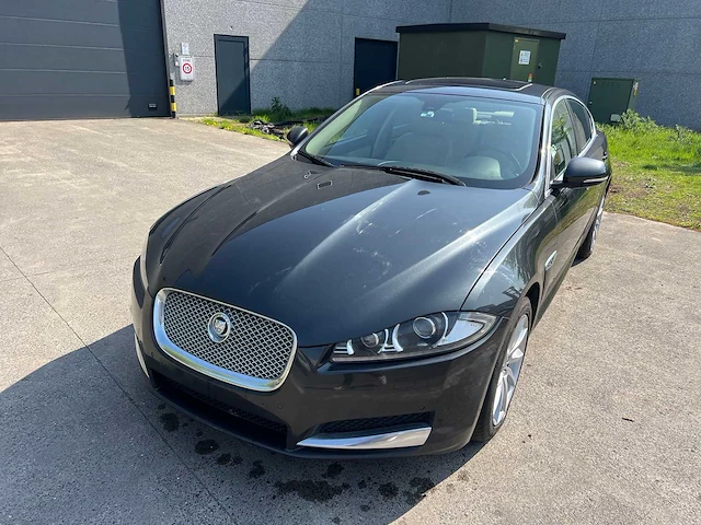 Jaguar - 2013 - xf - personenauto - afbeelding 29 van  34