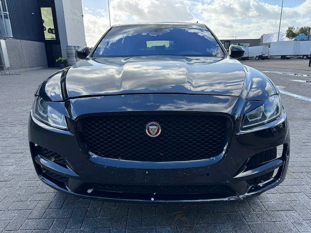 Jaguar - f-pace - car - 2019 - afbeelding 30 van  32