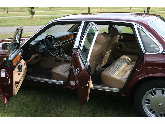 Jaguar - sovereign - xj6 xj40 - oldtimer - afbeelding 10 van  65