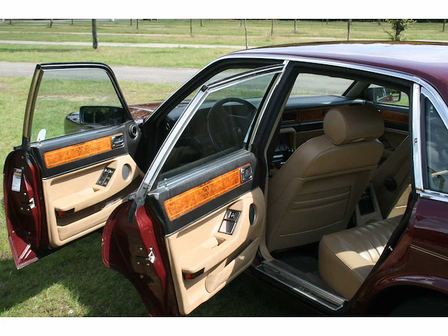 Jaguar - sovereign - xj6 xj40 - oldtimer - afbeelding 11 van  65