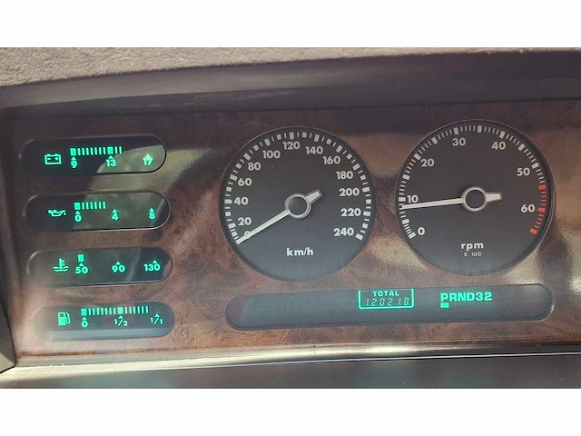 Jaguar - sovereign - xj6 xj40 - oldtimer - afbeelding 15 van  65