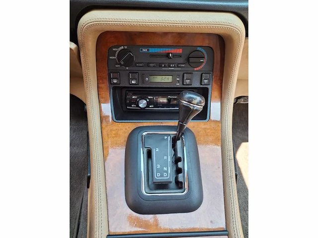 Jaguar - sovereign - xj6 xj40 - oldtimer - afbeelding 22 van  65