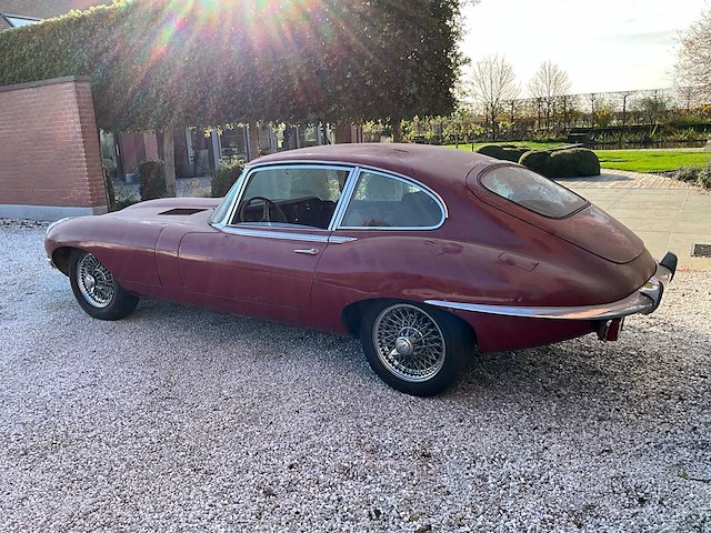 Jaguar 4.2 e-type oldtimer - afbeelding 27 van  32