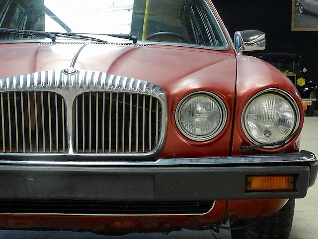 Jaguar/ daimler - sovereign/ xj6 (1st gen - series iii) - 4.2 - oldtimer - afbeelding 2 van  56