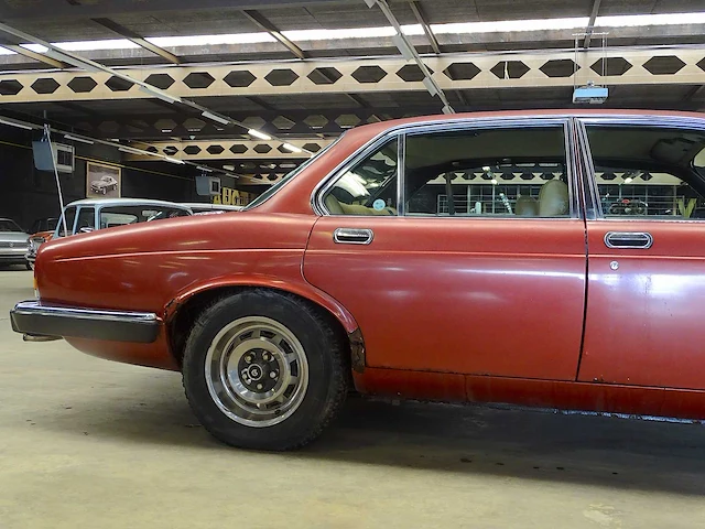 Jaguar/ daimler - sovereign/ xj6 (1st gen - series iii) - 4.2 - oldtimer - afbeelding 9 van  56