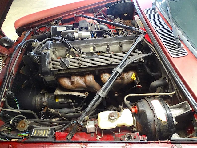 Jaguar/ daimler - sovereign/ xj6 (1st gen - series iii) - 4.2 - oldtimer - afbeelding 43 van  56