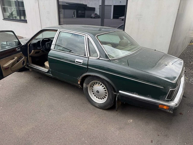 Jaguar daimler xj40 1e eigenaar no reserve - afbeelding 14 van  17