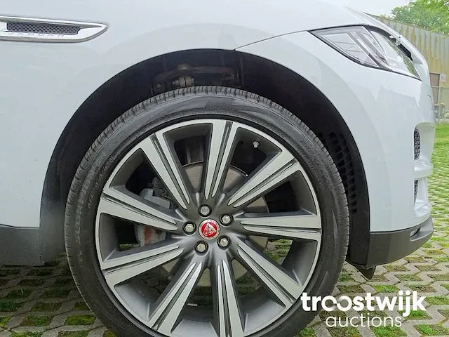 Jaguar f-pace 30d awd - afbeelding 10 van  55