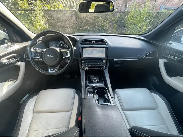 Jaguar f-pace r design 2.0 - afbeelding 8 van  22