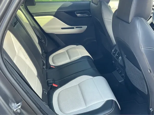 Jaguar f-pace r design 2.0 - afbeelding 9 van  22
