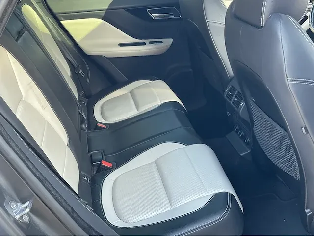 Jaguar f-pace r design 2.0 - afbeelding 10 van  22