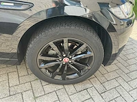 Jaguar f-pace suv personenauto - afbeelding 19 van  32