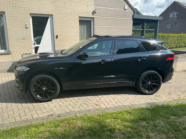 Jaguar f-pace suv personenauto - afbeelding 12 van  32