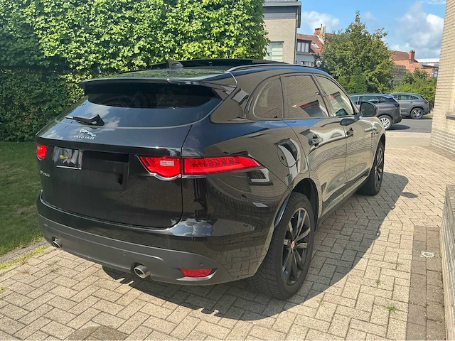 Jaguar f-pace suv personenauto - afbeelding 29 van  32