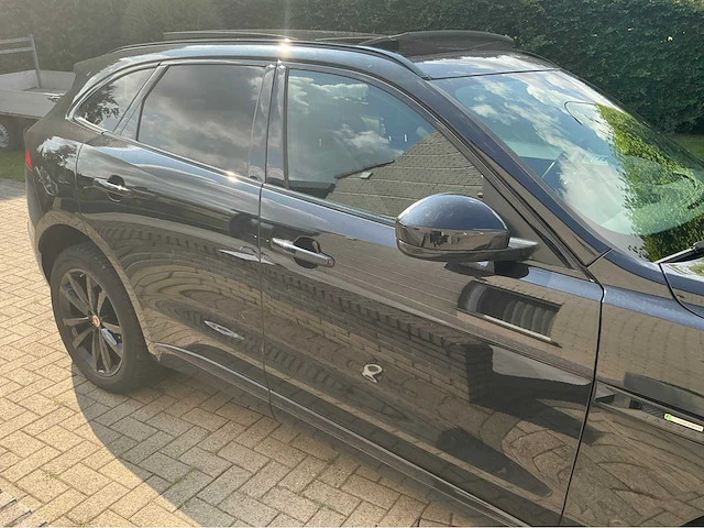 Jaguar f-pace suv personenauto - afbeelding 30 van  32
