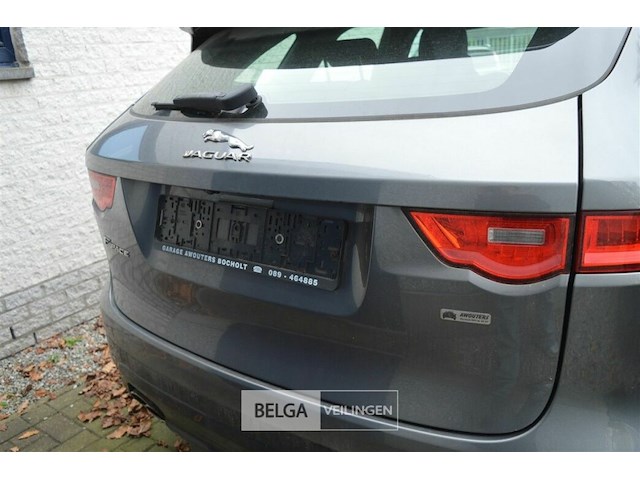 Jaguar f space - afbeelding 10 van  26