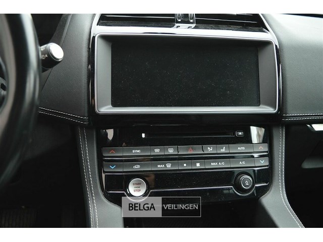 Jaguar f space - afbeelding 18 van  26