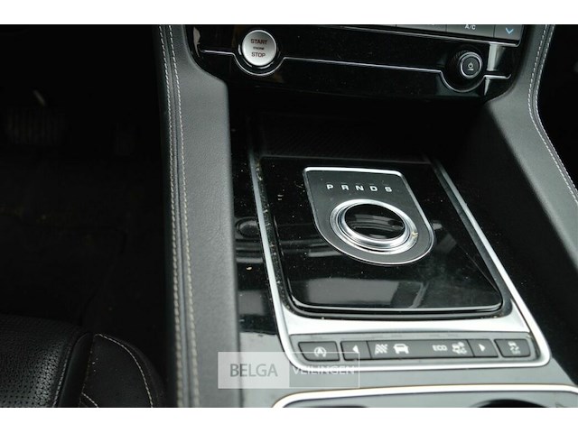 Jaguar f space - afbeelding 19 van  26