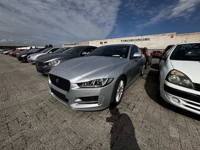 Jaguar xe 2.0 d e-performance r-sport 163,2017 - afbeelding 1 van  26