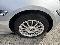 Jaguar xe 2.0 d e-performance r-sport 163,2017 - afbeelding 18 van  26