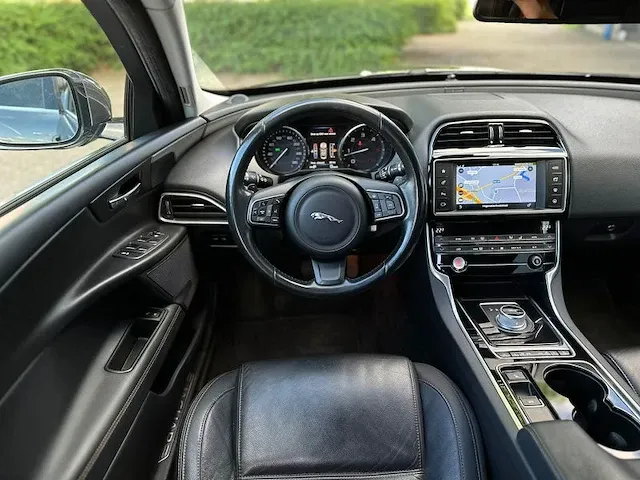 Jaguar xe, 2016 - afbeelding 3 van  23