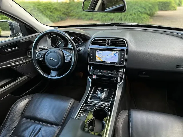 Jaguar xe, 2016 - afbeelding 22 van  23