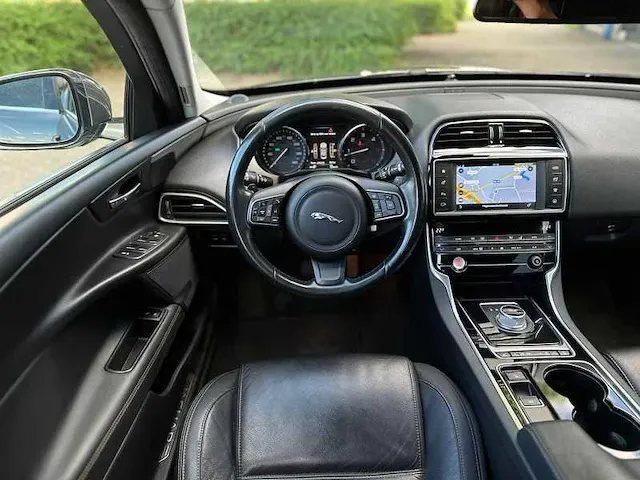 Jaguar xe, 2016 - afbeelding 3 van  23