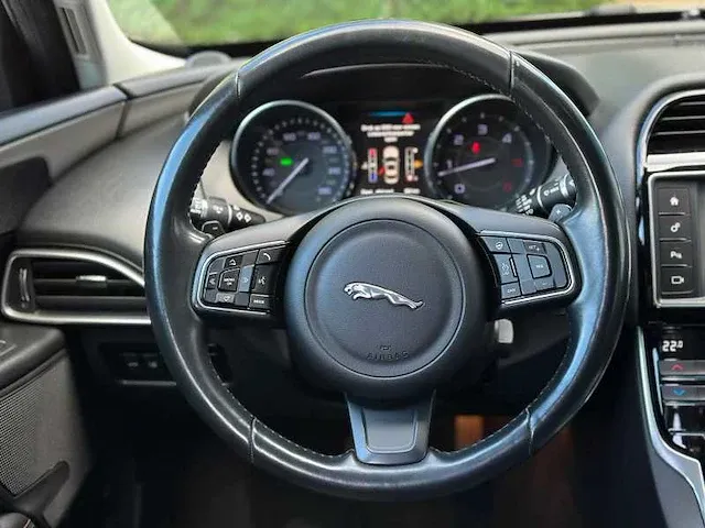 Jaguar xe, 2016 - afbeelding 23 van  23